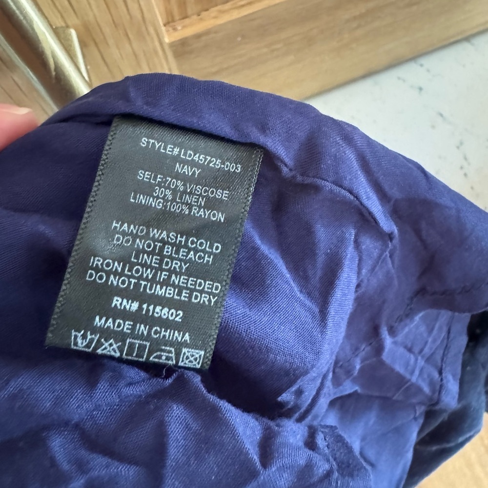 Lush Deep Blue Garment - Picture 3 of 4